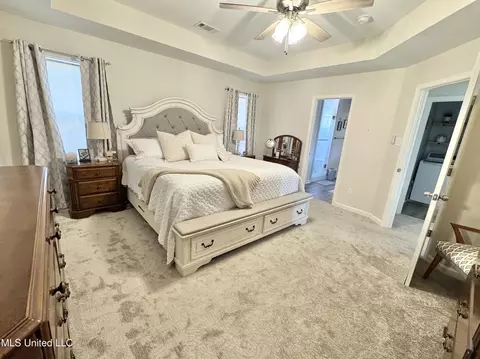 Bedroom - 2640 Hickory Hill Dr, Nesbit, MS 38651 photo 2 of 3
