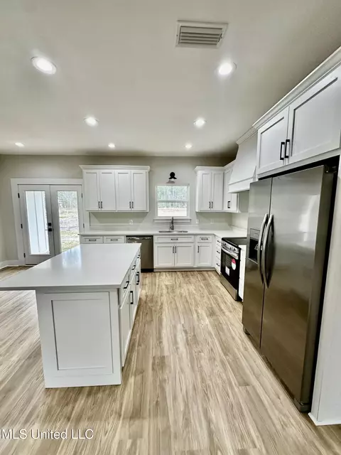 Kitchen - 26600 Billy Hinton Rd, Lucedale, MS 39452 photo 1 of 5