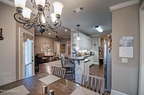 Dining - 508 Lorraine Ct, Brandon, MS 39042 photo 2 of 2
