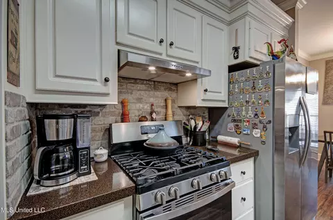 Kitchen - 508 Lorraine Ct, Brandon, MS 39042 photo 4 of 4