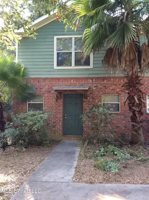 225 Milray Ln, Gulfport, MS 39507