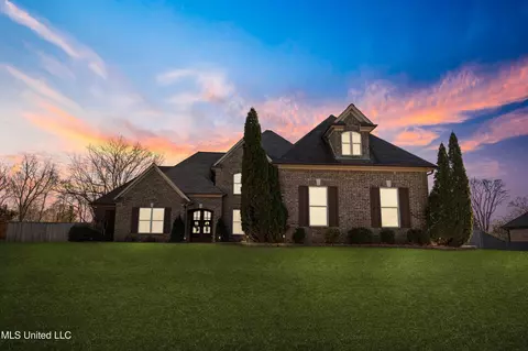 8781 Dehart Dr, Olive Branch, MS 38654