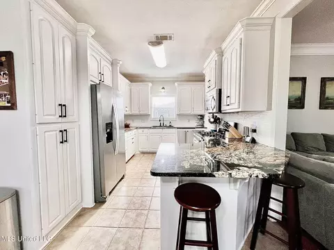 Kitchen - 207 Copper Ridge Way, Florence, MS 39073 photo 7 of 7