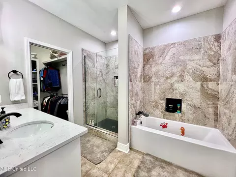 Bath - 207 Copper Ridge Way, Florence, MS 39073 photo 2 of 9