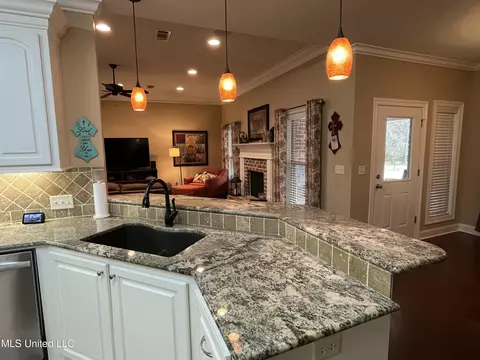 Kitchen - 304 Williams Rd, Florence, MS 39073 photo 4 of 7