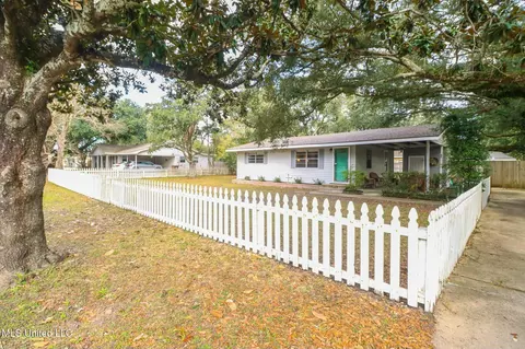 2116 Atkinson Rd, Biloxi, MS 39531