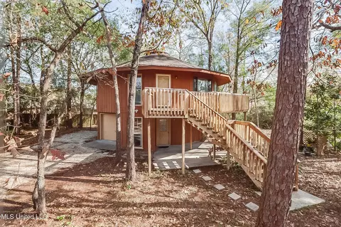 7952 Hapuna Pl, Diamondhead, MS 39525