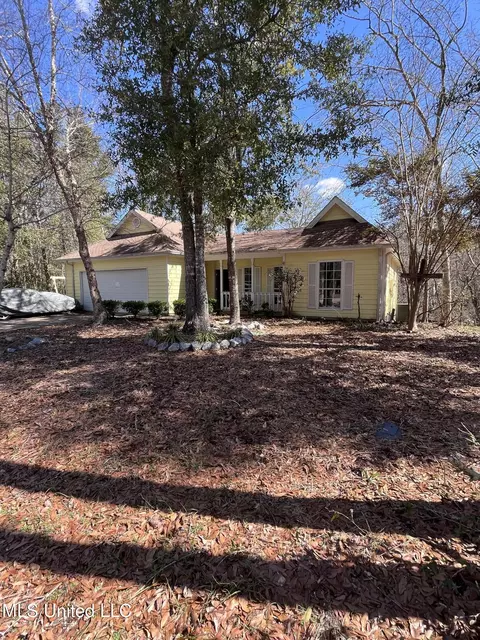 1528 Barracuda Dr, Gautier, MS 39553