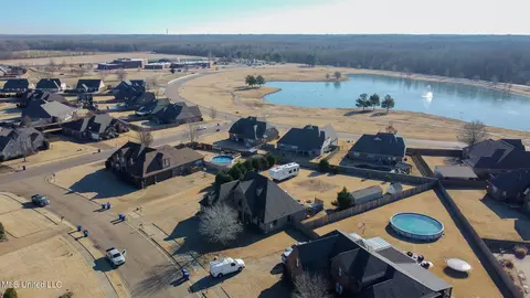 13239 W Three Hawks Dr, Olive Branch, MS 38654 photo 35