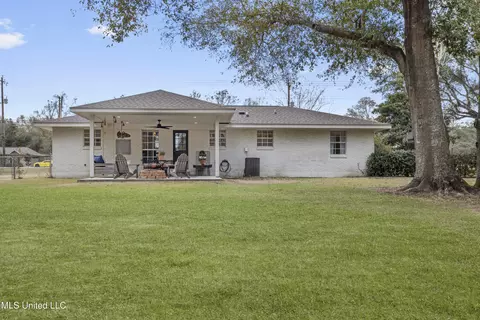 Exterior - 16348 Willow Oak Dr, Biloxi, MS 39532 photo 4 of 5