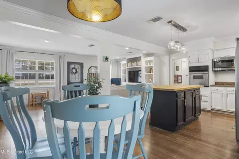 Dining - 16348 Willow Oak Dr, Biloxi, MS 39532 photo 1 of 2