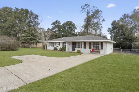 Exterior - 16348 Willow Oak Dr, Biloxi, MS 39532 photo 2 of 5