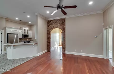 Living - 805 Terrapin Ln, Brandon, MS 39047 photo 3 of 3