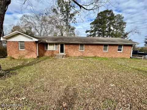 204 Hurricane Rd, Natchez, MS 39120