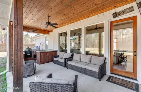 1656 Old Lake Rd, Brandon, MS 39042