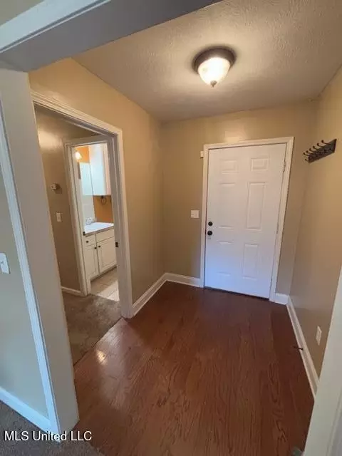 Entry Way - 343 Sunny Brook Ct, Terry, MS 39170 photo 1 of 1