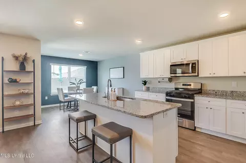 Kitchen - 1071 Enclave Cir, Long Beach, MS 39560 photo 1 of 3