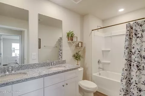Bath - 1071 Enclave Cir, Long Beach, MS 39560 photo 2 of 2