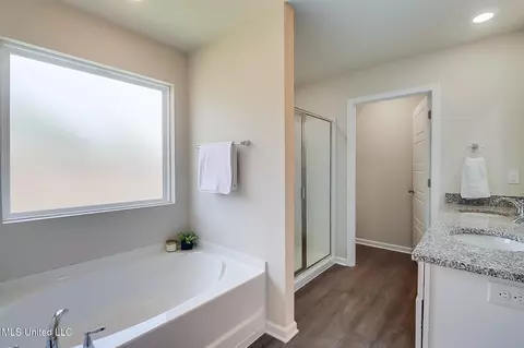 Bath - 1071 Enclave Cir, Long Beach, MS 39560 photo 1 of 2