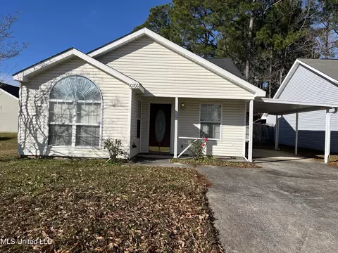 10766 E Bay Tree Dr, Gulfport, MS 39503