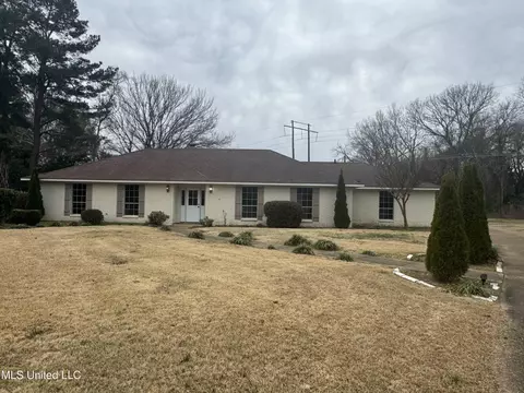6 N Raintree St, Natchez, MS 39120