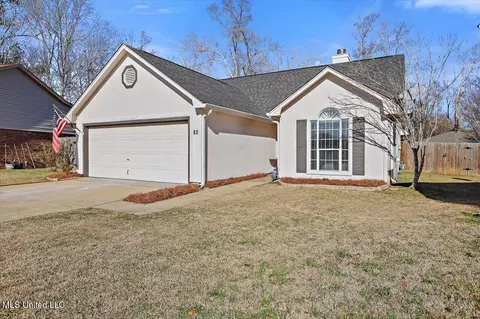 82 Lamp Lighter Rd, Pearl, MS 39208