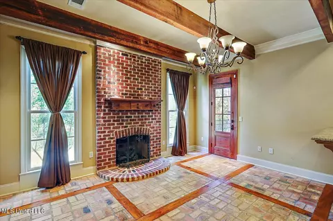 Living - 682 Spring Lake Dr, Pearl, MS 39208 photo 4 of 5