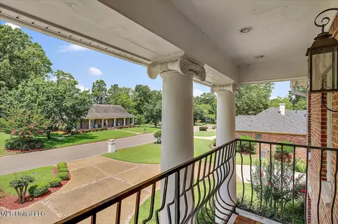 Exterior - 682 Spring Lake Dr, Pearl, MS 39208 photo 4 of 13