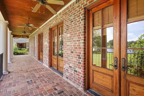 Exterior - 682 Spring Lake Dr, Pearl, MS 39208 photo 7 of 13