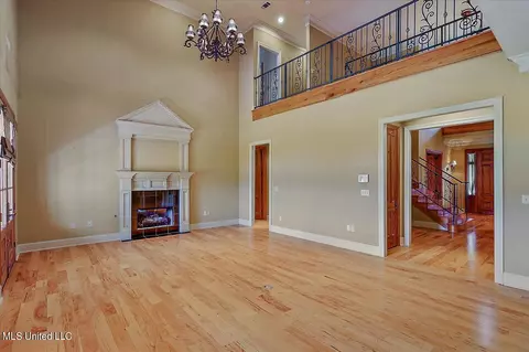 Living - 682 Spring Lake Dr, Pearl, MS 39208 photo 2 of 5