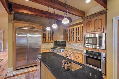 Kitchen - 682 Spring Lake Dr, Pearl, MS 39208 photo 3 of 5