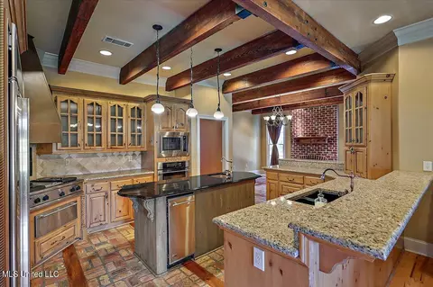 Kitchen - 682 Spring Lake Dr, Pearl, MS 39208 photo 1 of 5
