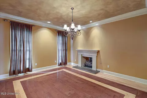 Living - 682 Spring Lake Dr, Pearl, MS 39208 photo 3 of 5