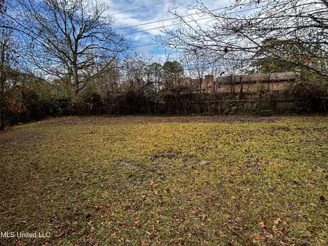 Exterior - 9 Treeway Dr, Brandon, MS 39042 photo 2 of 2