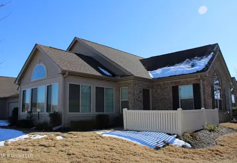 8641 Parkview Oaks Cir, Olive Branch, MS 38654