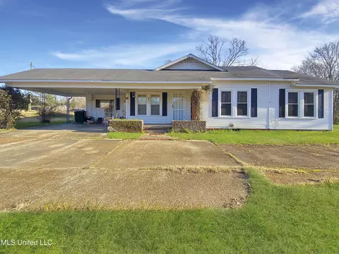 1048 Barnes Rd, Crystal Springs, MS 39059
