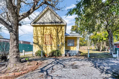2412 19th St, Gulfport, MS 39501