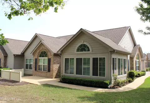 8645 Parkview Oaks Cir, Olive Branch, MS 38654