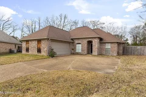 406 Whitney Ln, Pearl, MS 39208