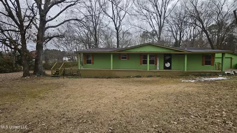 34 Pine Tree Dr, Senatobia, MS 38668