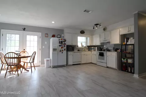 Kitchen - 43 Robbie St, Lucedale, MS 39452 photo 1 of 2