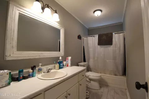 Bath - 43 Robbie St, Lucedale, MS 39452 photo 1 of 2