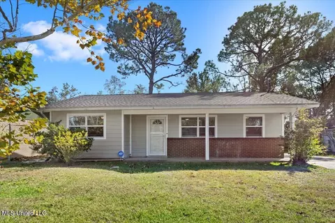 3625 Meadowlark Dr, Gulfport, MS 39501