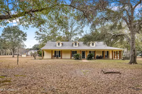22215 Arrow Trail Trl, Moss Point, MS 39562