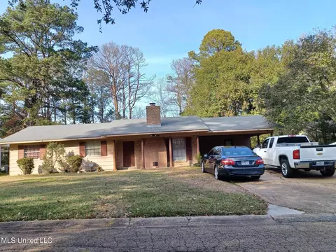 1944 Bienville Dr, Jackson, MS 39212