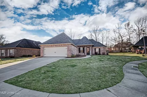 103 Bridgeton Ct, Canton, MS 39046