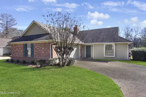 541 Bedford Cir, Madison, MS 39110
