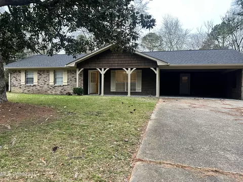 149 Mayfair Dr, Jackson, MS 39212 photo 2