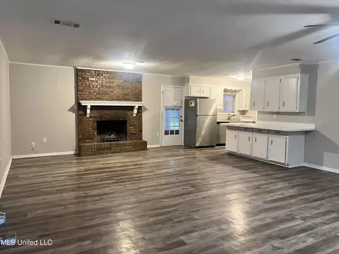 149 Mayfair Dr, Jackson, MS 39212 photo 3