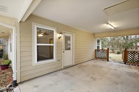 Exterior - 703 Audubon Point Dr, Brandon, MS 39047 photo 2 of 3